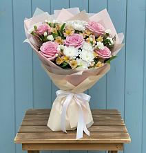 Букет цветов из:  Гвоздики, Орхидеи и Розы #REPLACE_PRED# Иваново