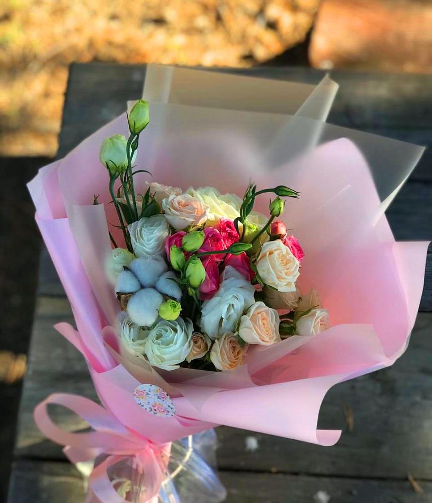 Букет цветов из: Розы и Лизиантусы в Иваново