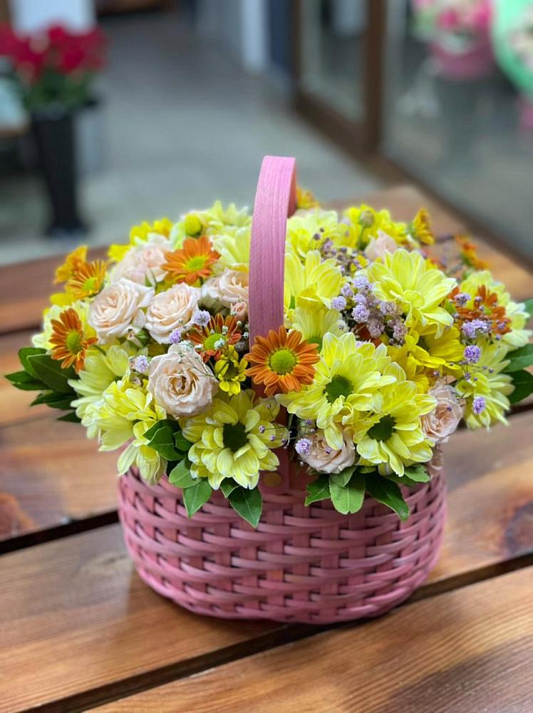 Цветочная композиция из Хризантемы и Розы в корзине в Иваново