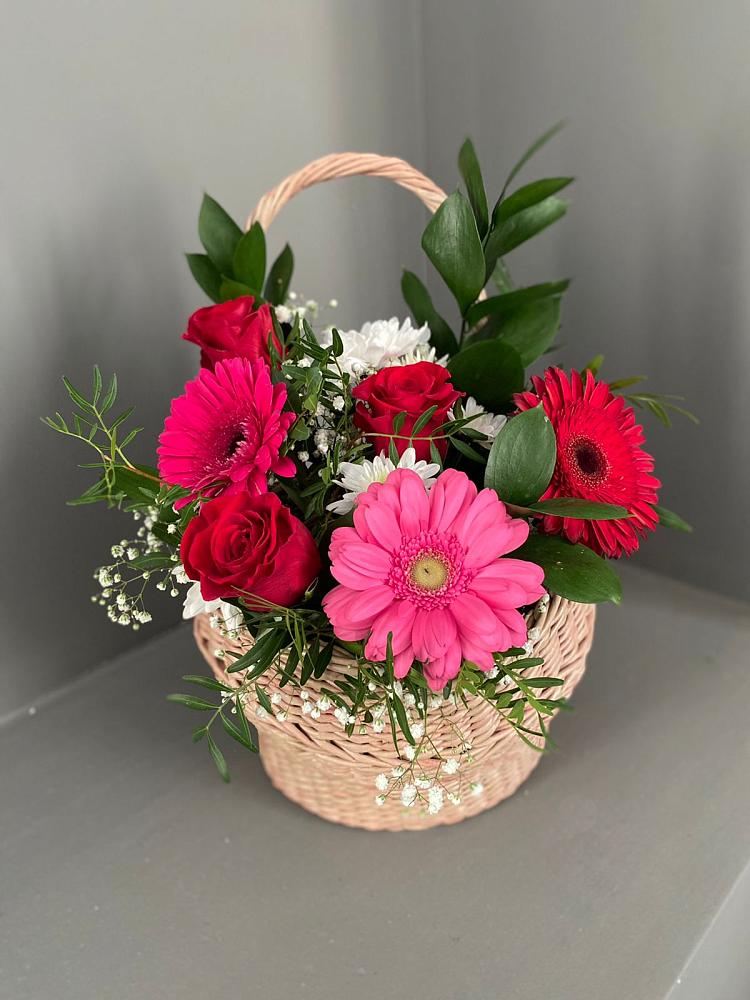 Цветочная композиция из Розы, Хризантемы и Герберы в корзине в Иваново