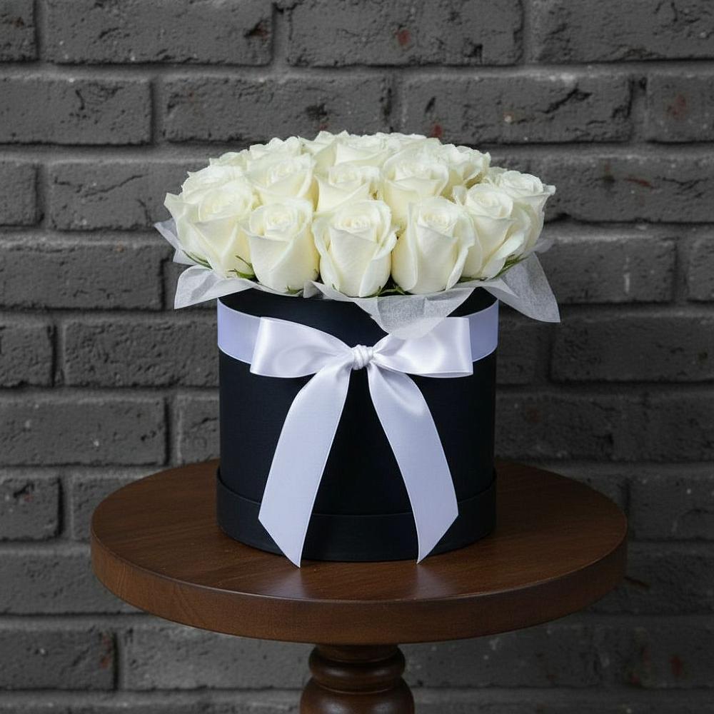 Цветочная композиция из Розы в шляпной коробке в Иваново