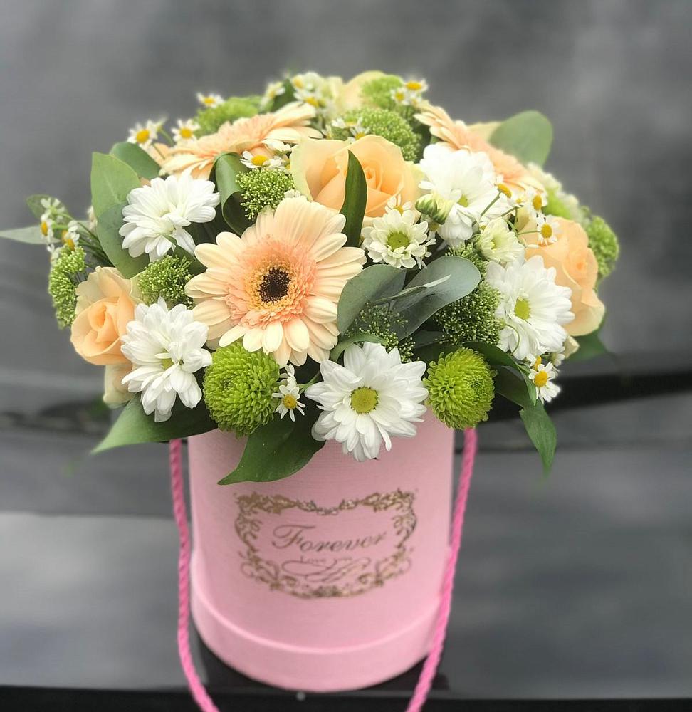 Цветочная композиция из Розы, Герберы и Хризантемы в шляпной коробке в Иваново