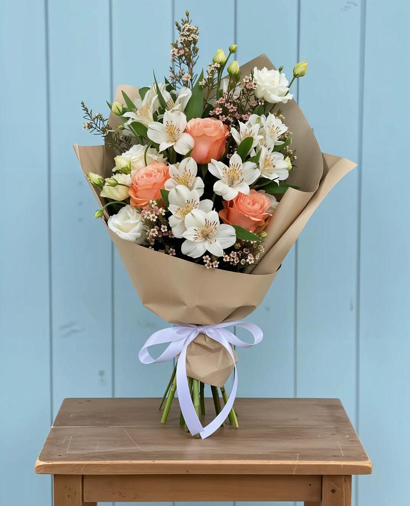 Букет цветов из: Альстромерии, Лизиантусы, Розы и Хризантемы в Иваново